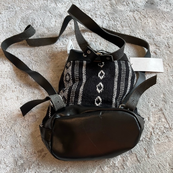 New Mini backpack - Picture 2 of 4